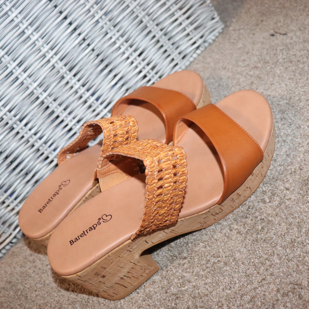 Baretraps Women's Tan Wedge Sandals